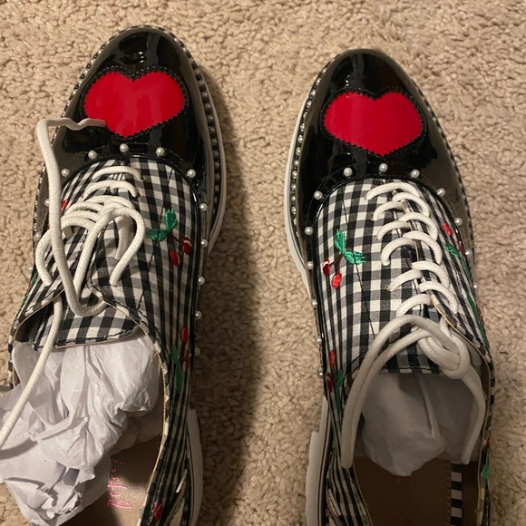 Betsey Johnson Abbott Black and White Heart and cherries oxfords - Picture 7 of 8